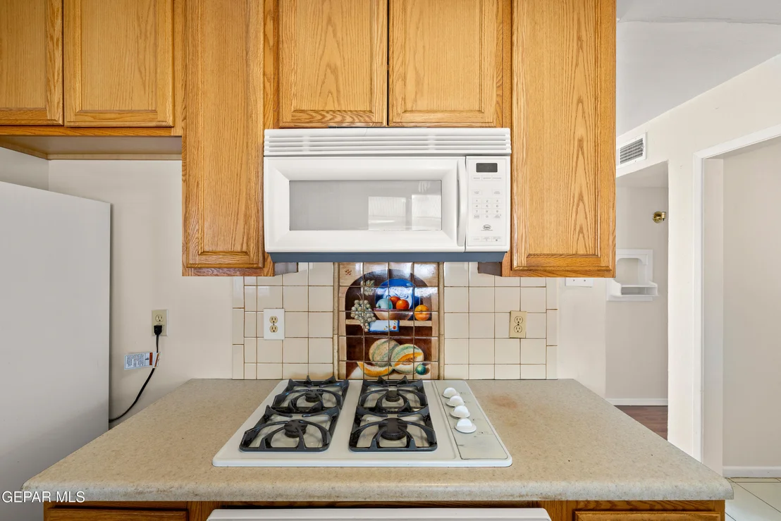 Photo of 10329 MCCOMBS Street