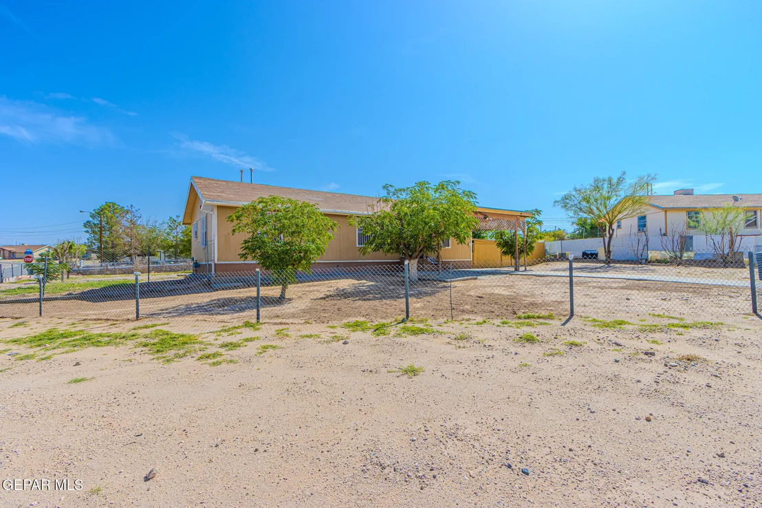 Photo of 1551 SEMINOLE Drive