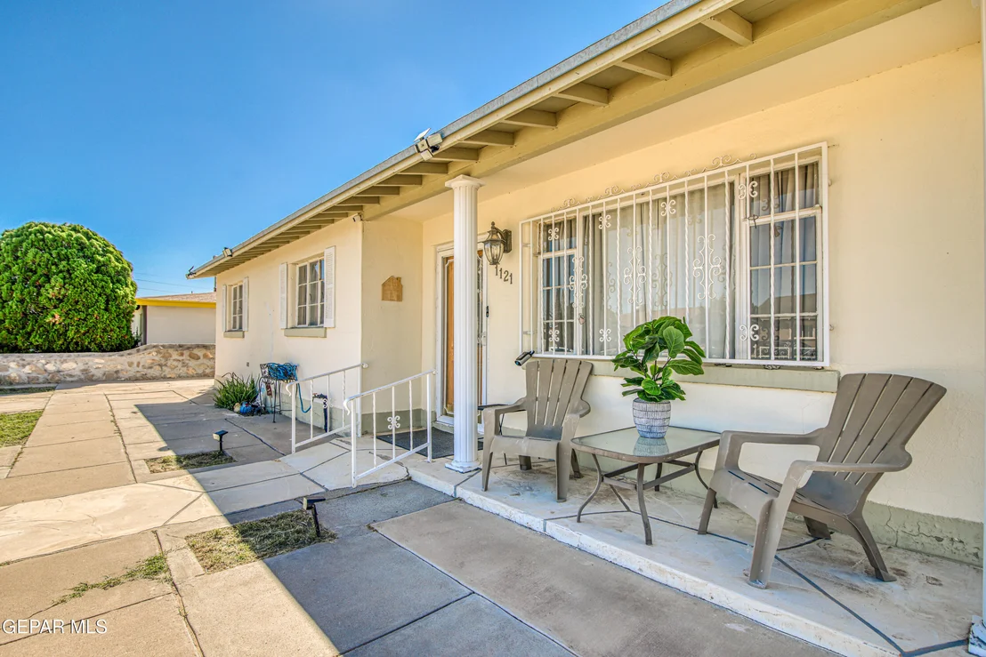 Photo of 1121 Belen Road