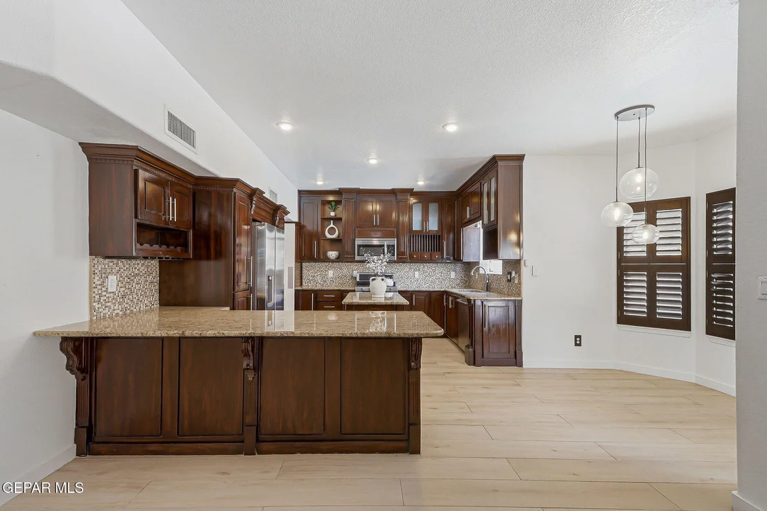 Photo of 6633 WIND RIDGE Drive