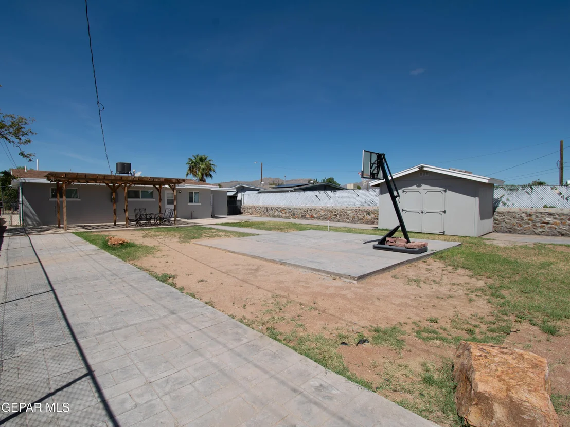 Photo of 416 ENCINO Drive