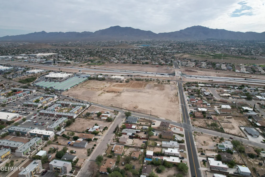 Photo of 5355 S Desert Boulevard