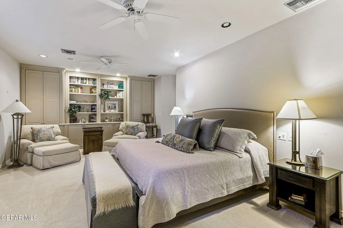Photo of 1039 LOS JARDINES Circle