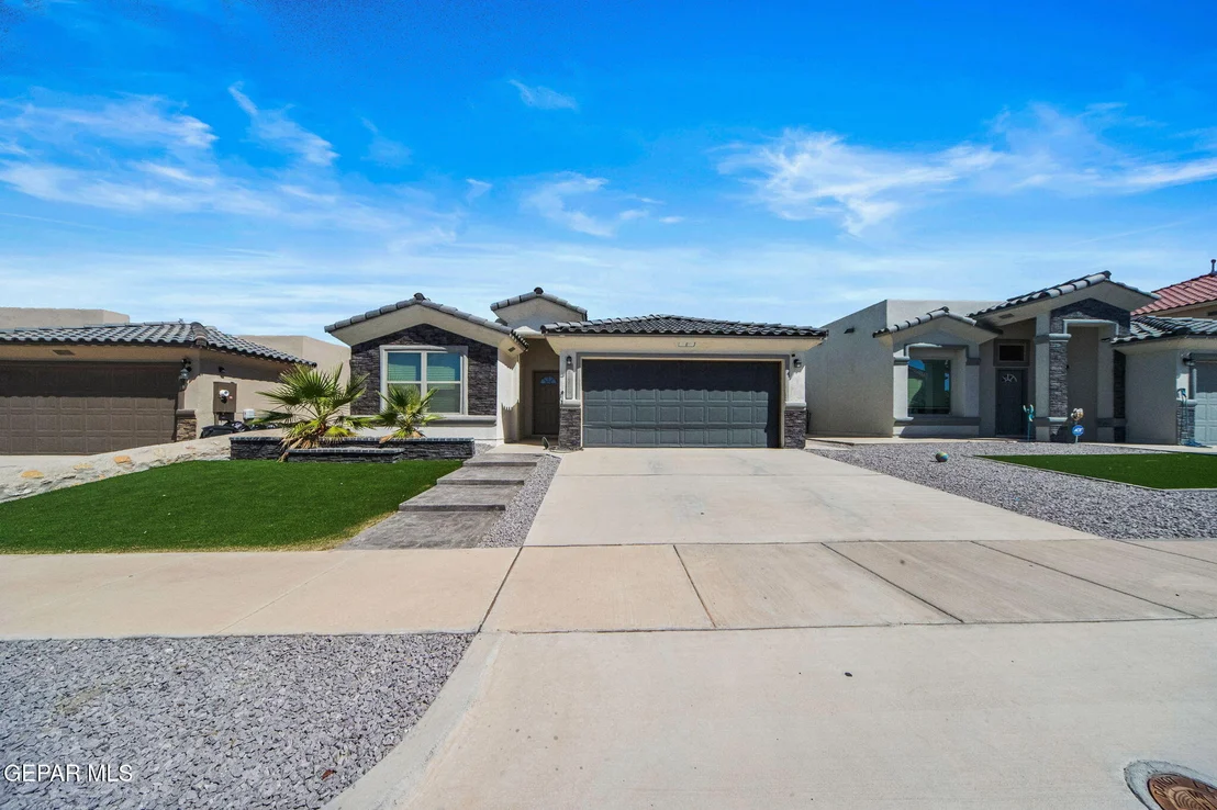 Photo of 938 YELDON Place