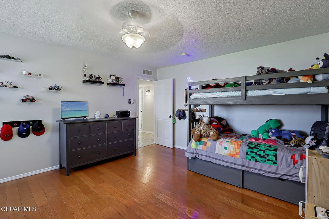 Photo of 9012 SHAVER Drive