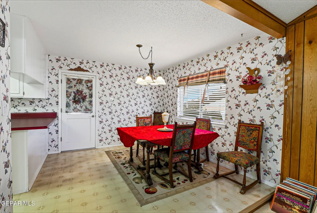 Photo of 6841 LA CADENA Drive