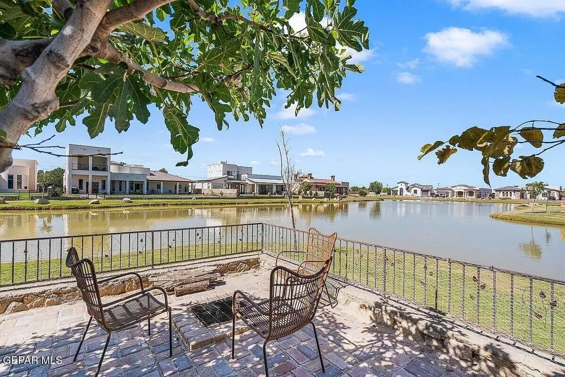 Photo of 5617 RIVER RUN Street