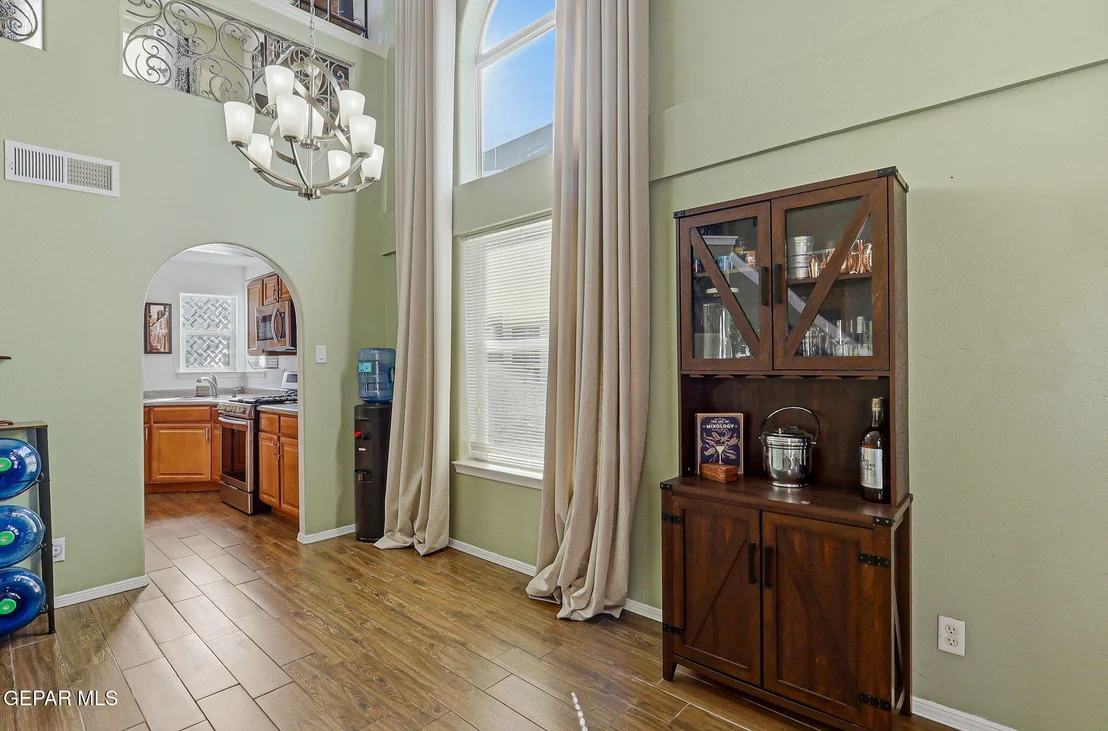 Photo of 10908 NORTHVIEW Drive