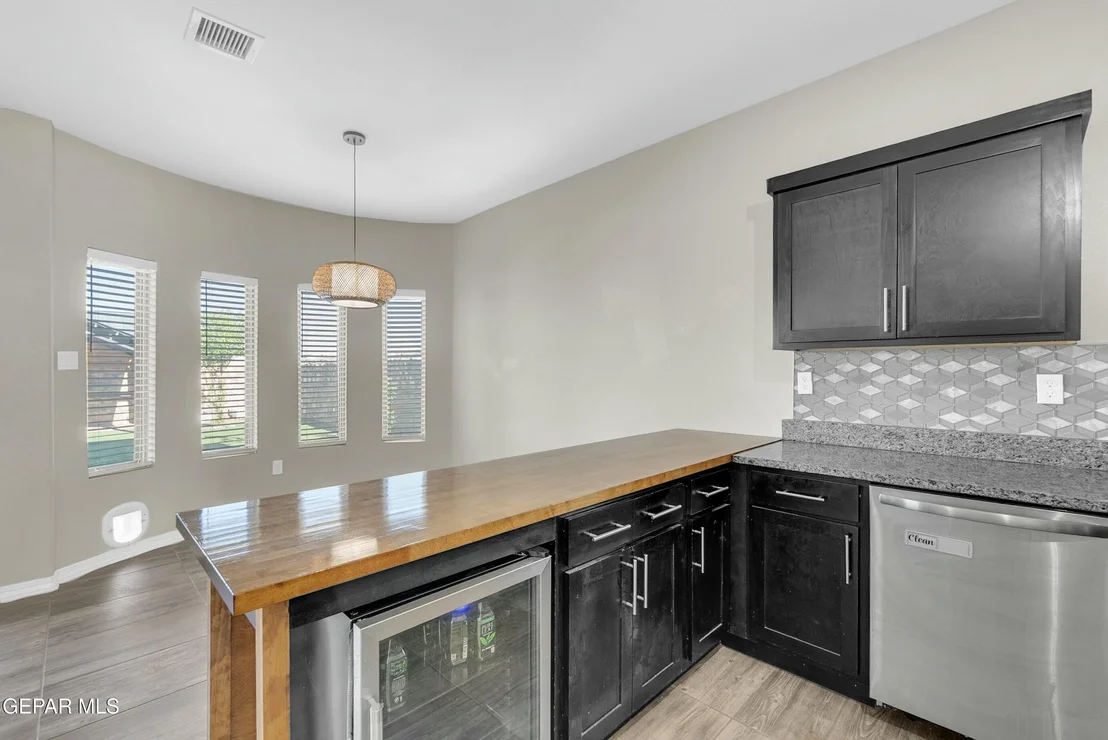 Photo of 3600 Essence Street