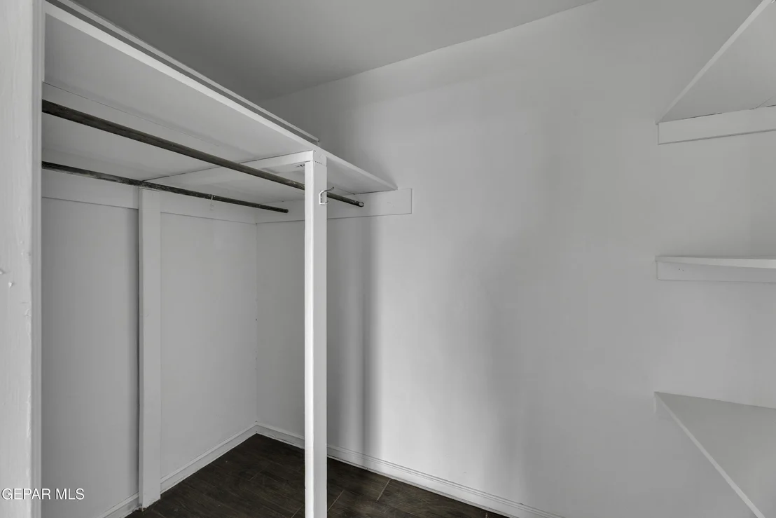 Photo of 2500 HAWLEY Circle