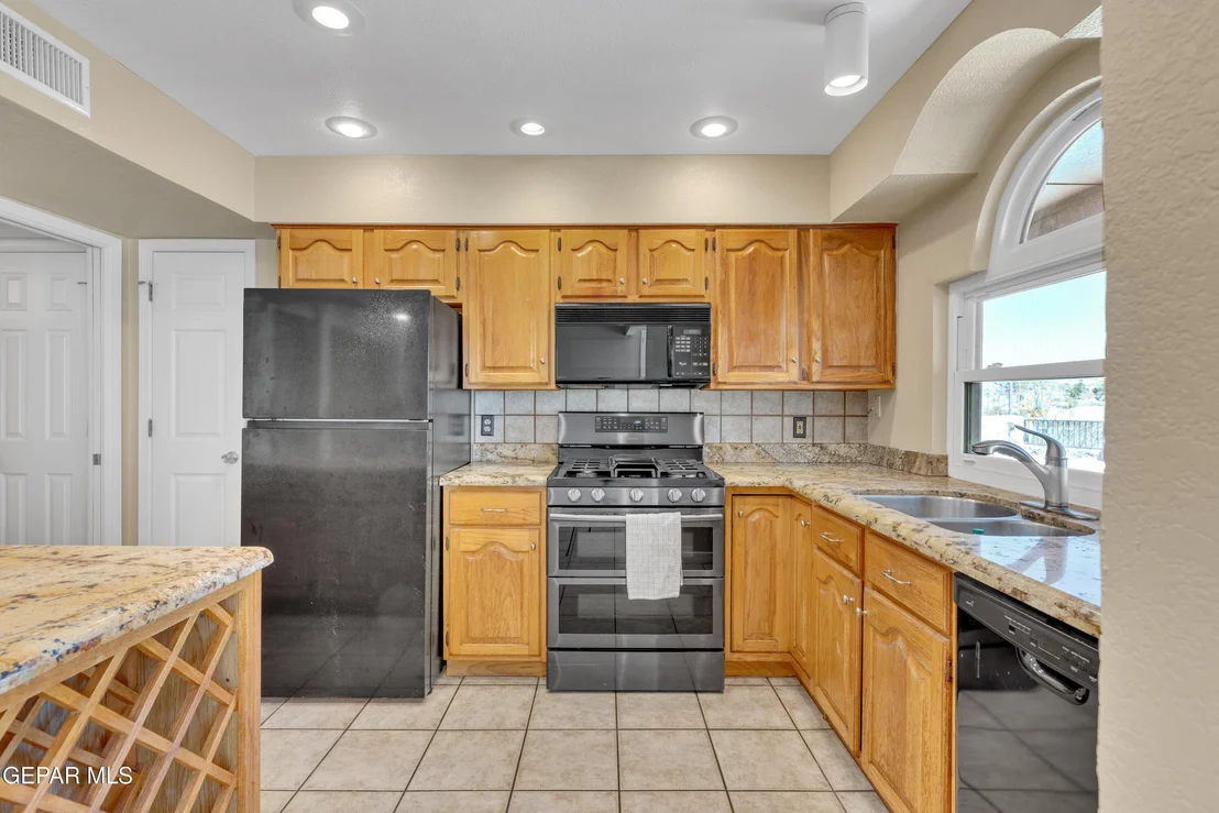 Photo of 652 BLUFF CANYON Circle