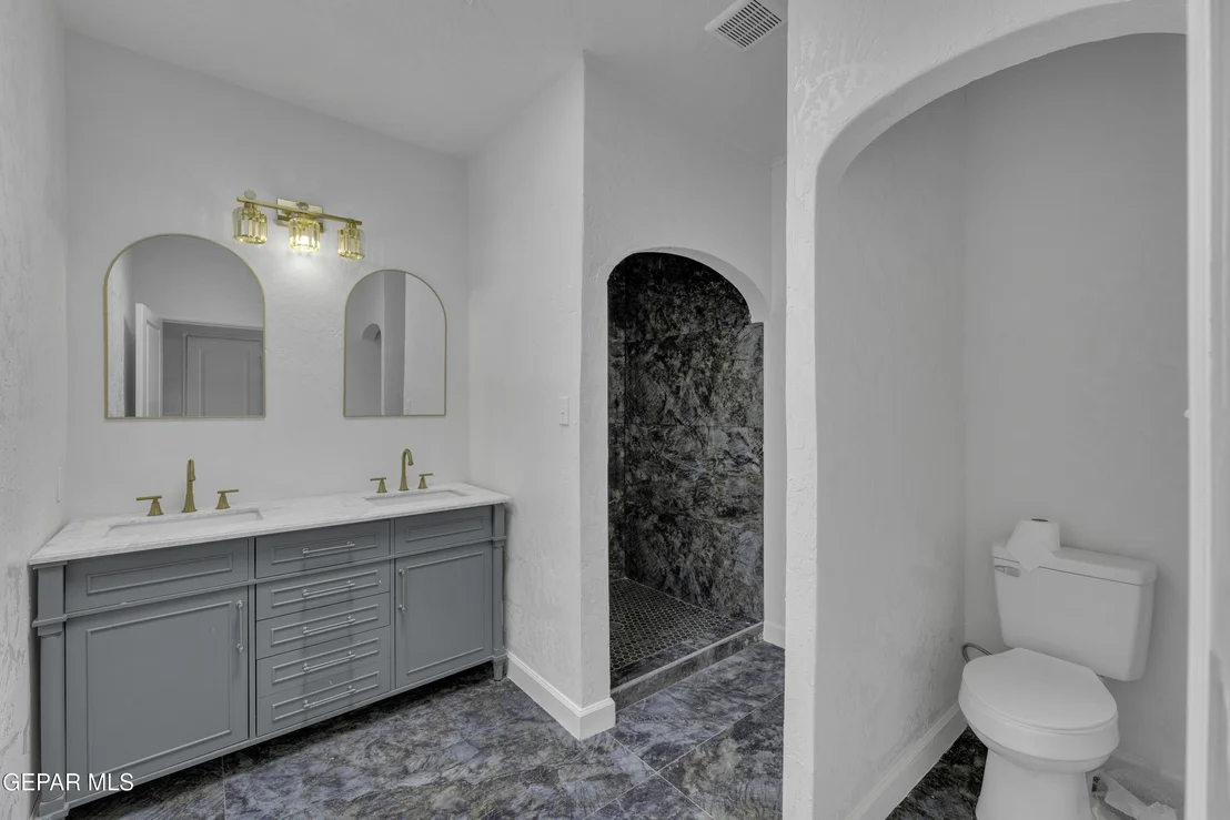 Photo of 2500 HAWLEY Circle