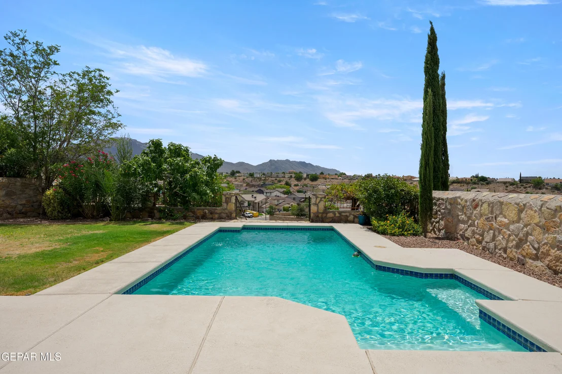 Photo of 7250 LONGSPUR Drive