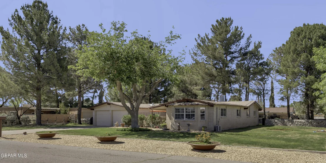 Photo of 801 MONTCLAIR Drive