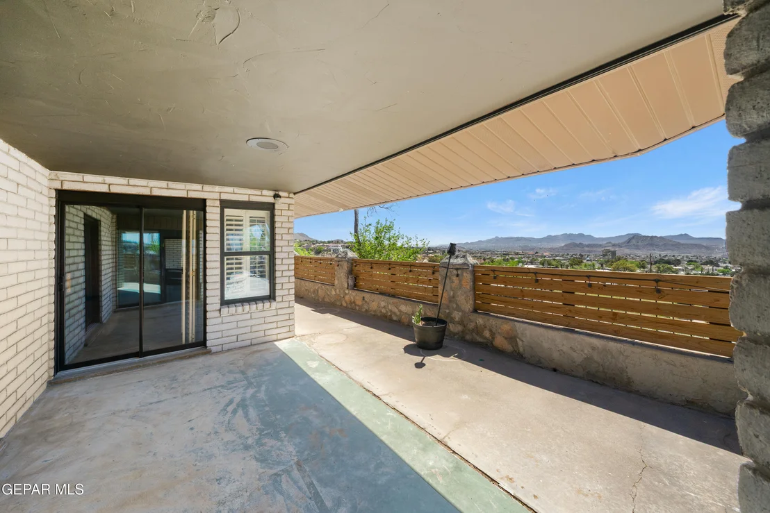 Photo of 516 N SATELLITE Drive