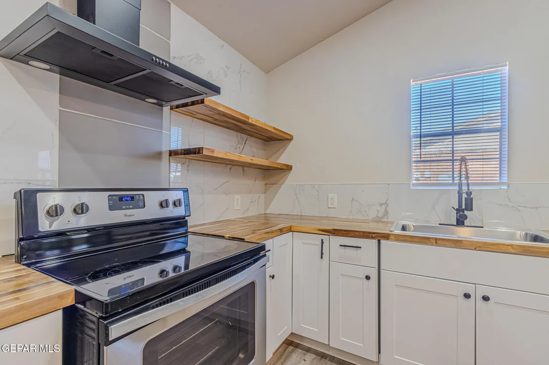 Photo of 905 Summer Street