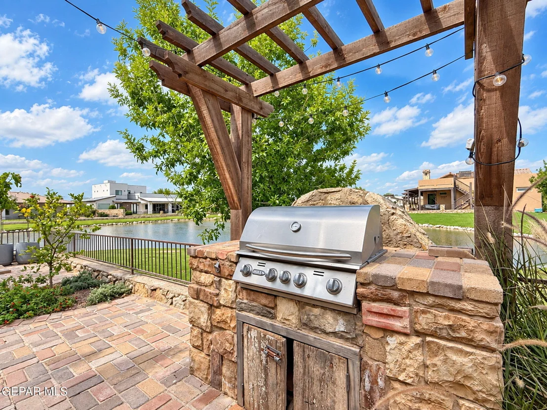 Photo of 5617 RIVER RUN Street