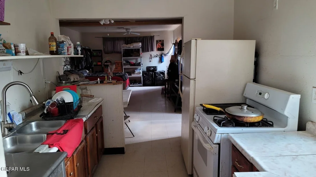 Photo of 854 Yates Place