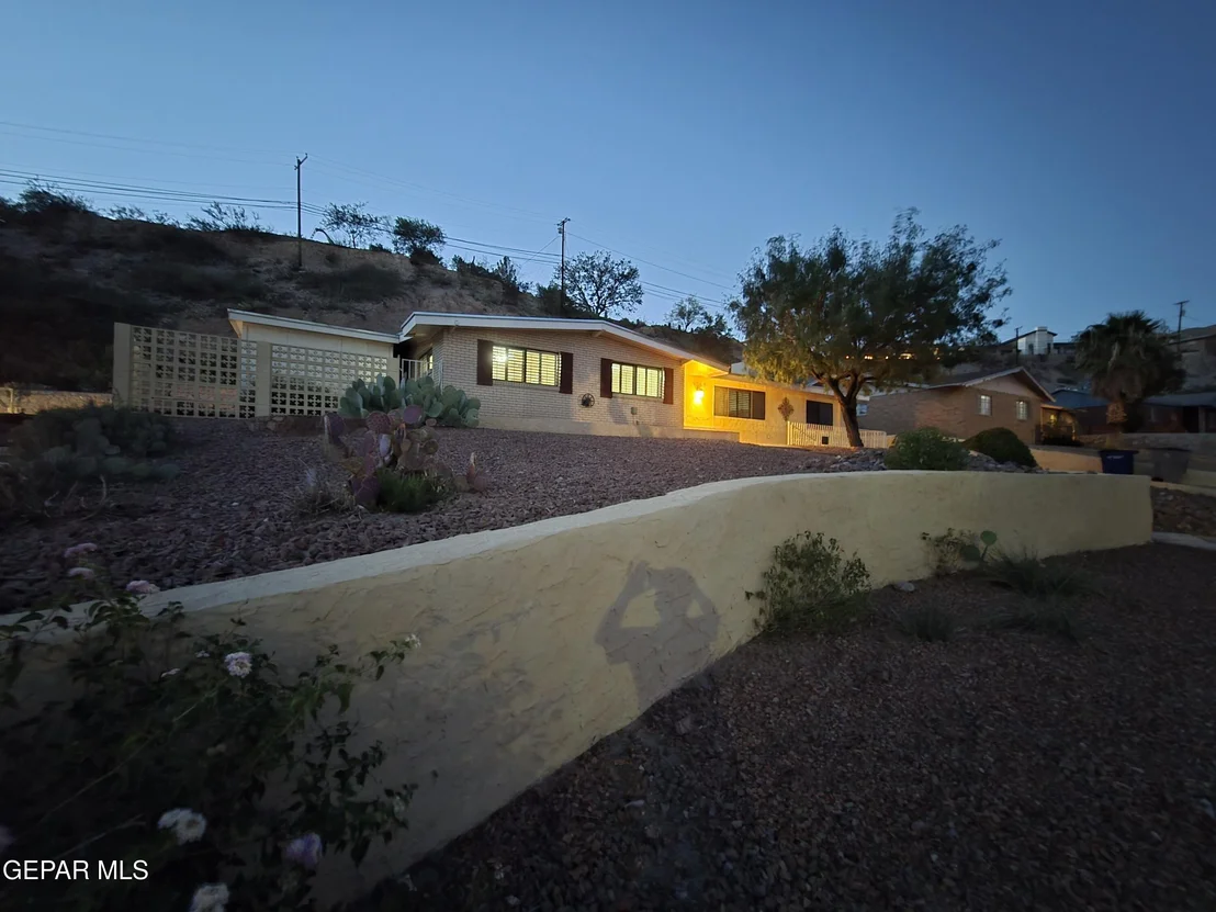 Photo of 4249 CANTERBURY Drive