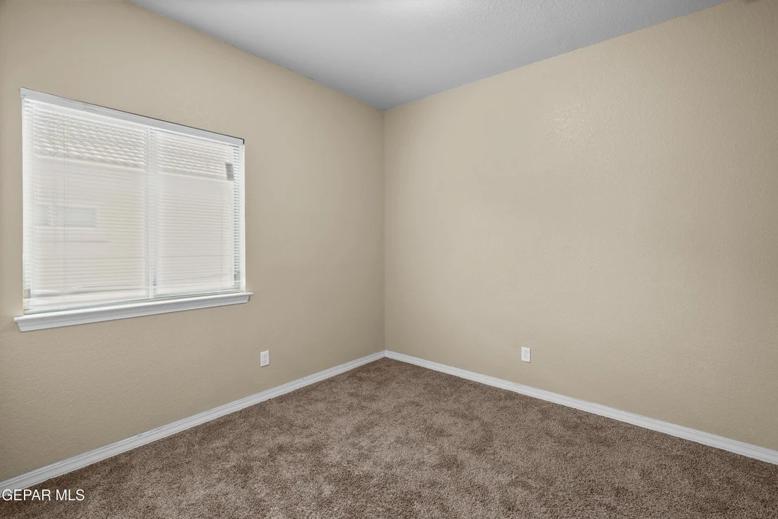 Photo of 789 PIXTON Road