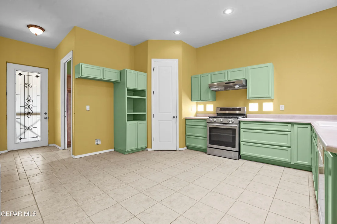 Photo of 300 RUFFIAN Way