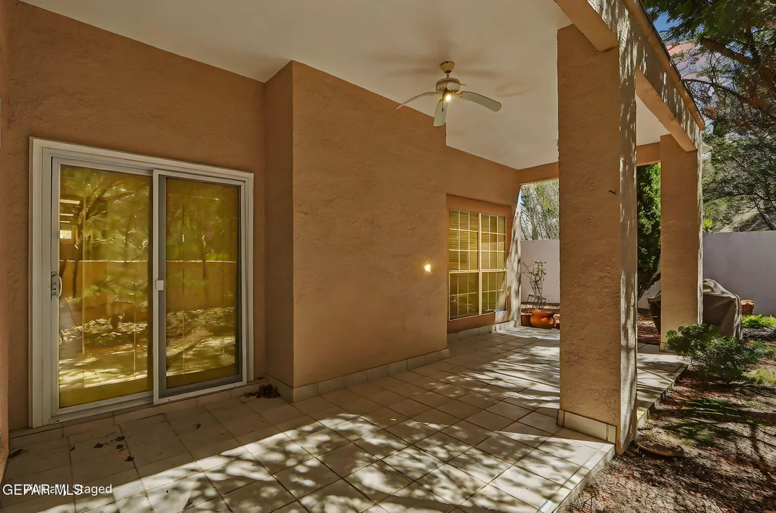Photo of 1038 LOS JARDINES Circle