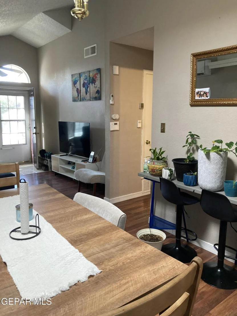 Photo of 9145 BUR OAK Circle