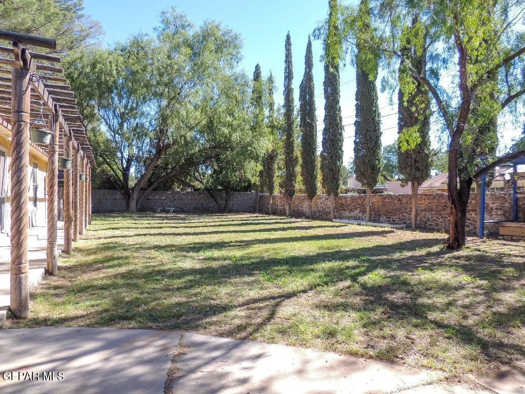 Photo of 1067 Esplanada Circle
