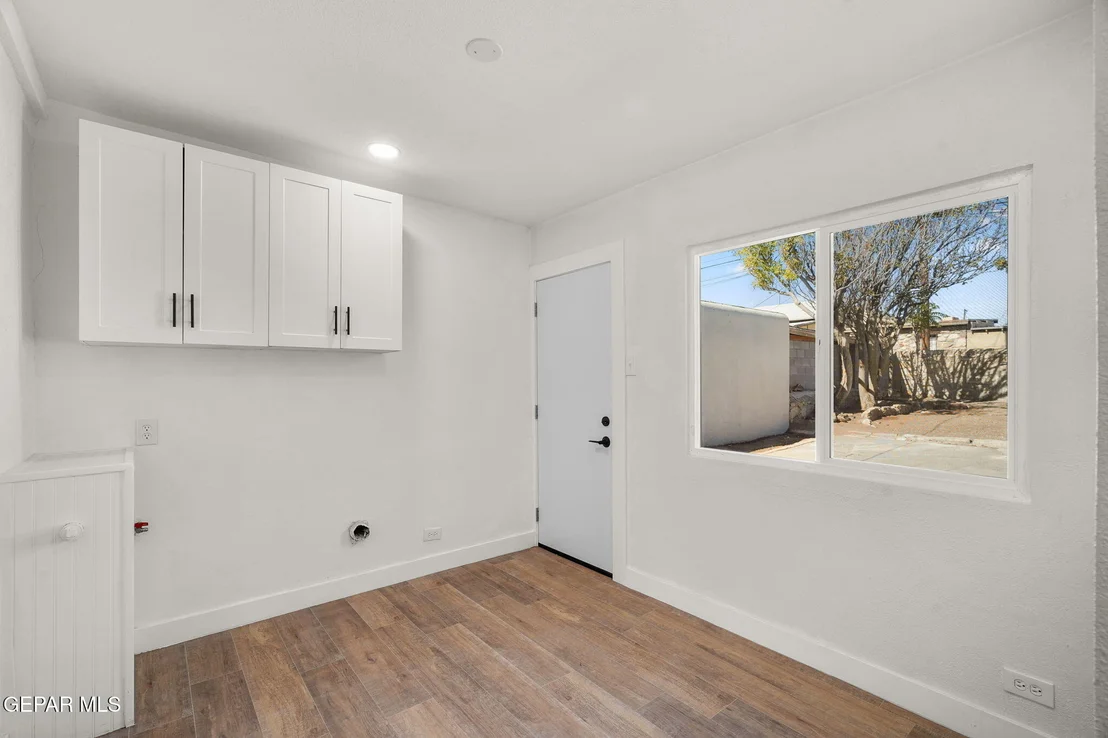 Photo of 3125 Mobile Avenue