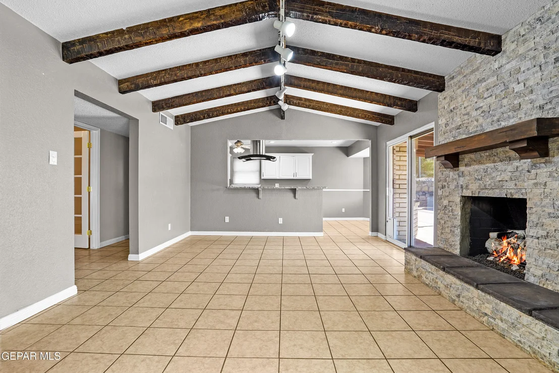 Photo of 700 DE LEON Drive