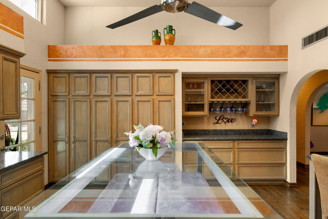 Photo of 612 WILLOW GLEN Drive
