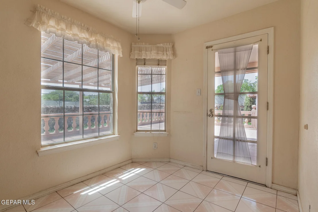 Photo of 5920 W VALLEY Circle