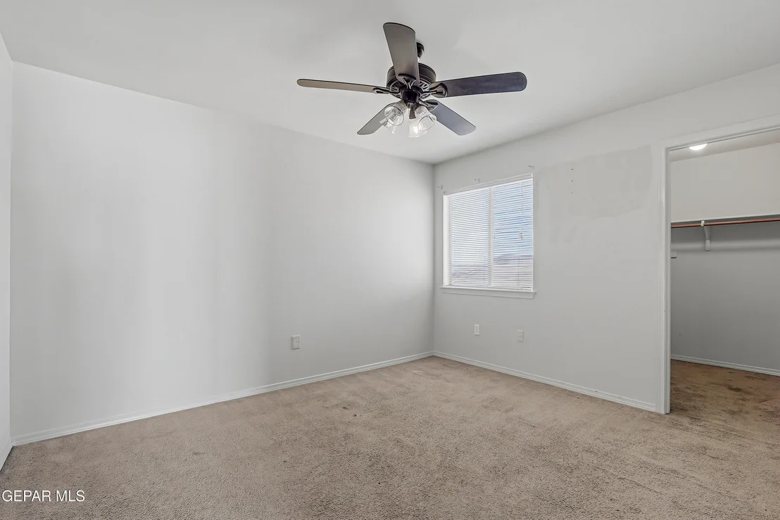 Photo of 14261 WOODS POINT Avenue