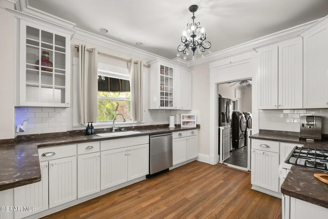 Photo of 1013 PARK Road