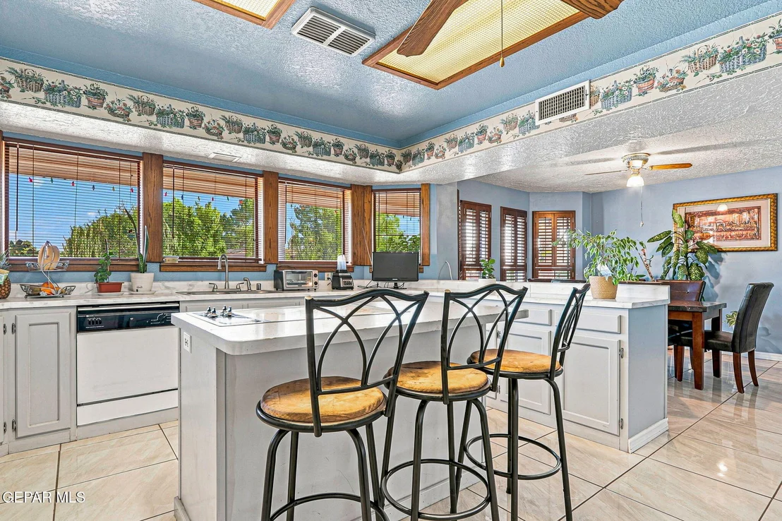 Photo of 125 LA NELL Drive