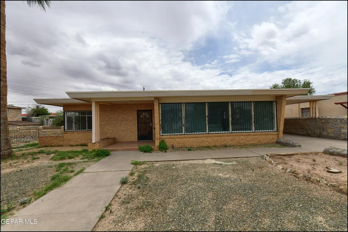 Photo of 2420 HAWLEY Circle
