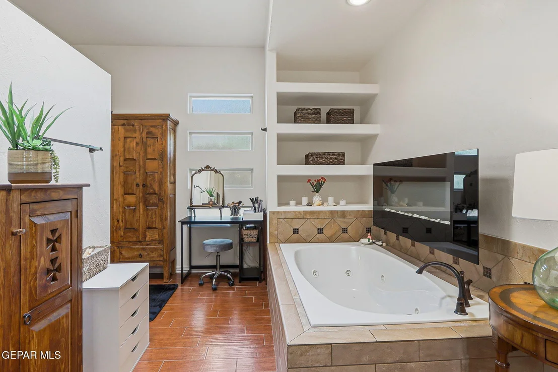 Photo of 6163 FRANKLIN DOVE Avenue