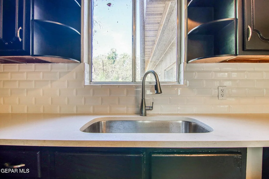 Photo of 915 Sparks Circle