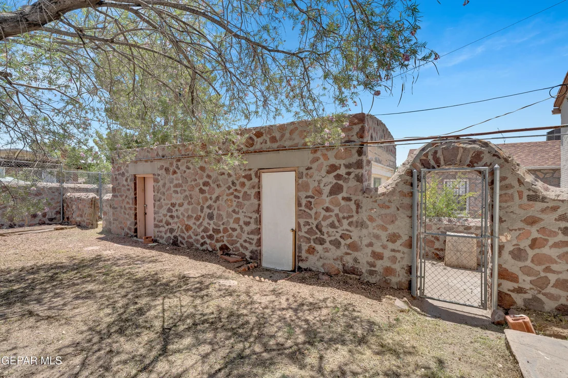 Photo of 412 E BALTIMORE Drive