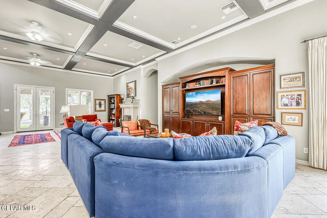 Photo of 656 COX Road