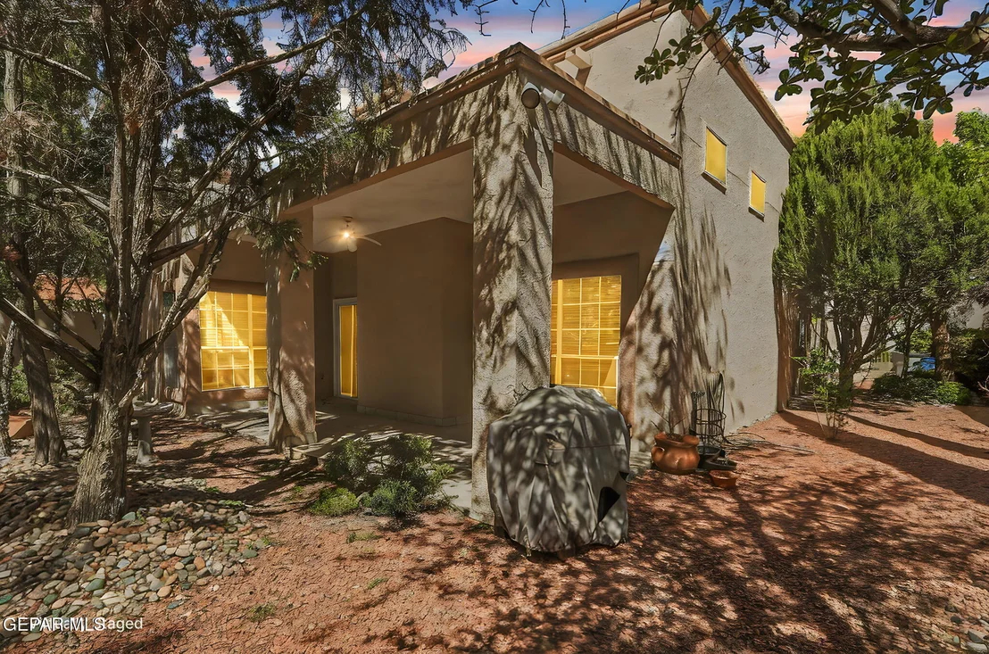 Photo of 1038 LOS JARDINES Circle