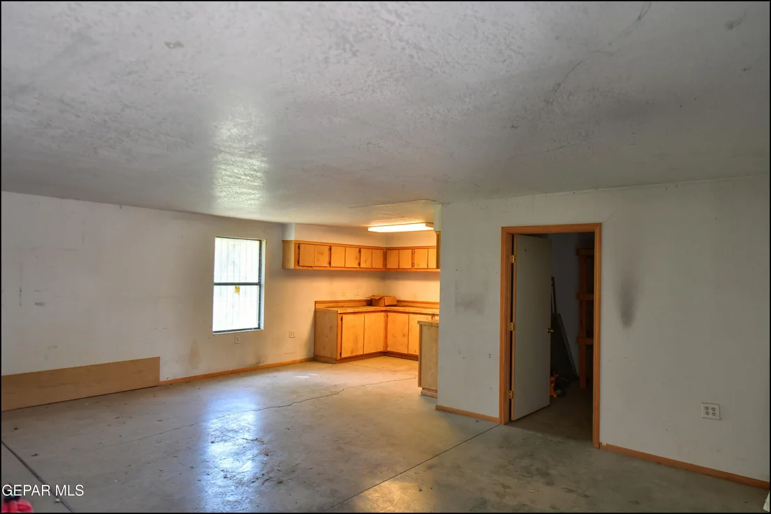 Photo of 6525 UPPER VALLEY Road