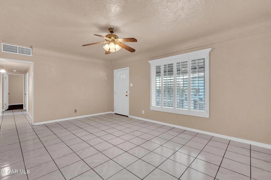 Photo of 800 Raynolds Street