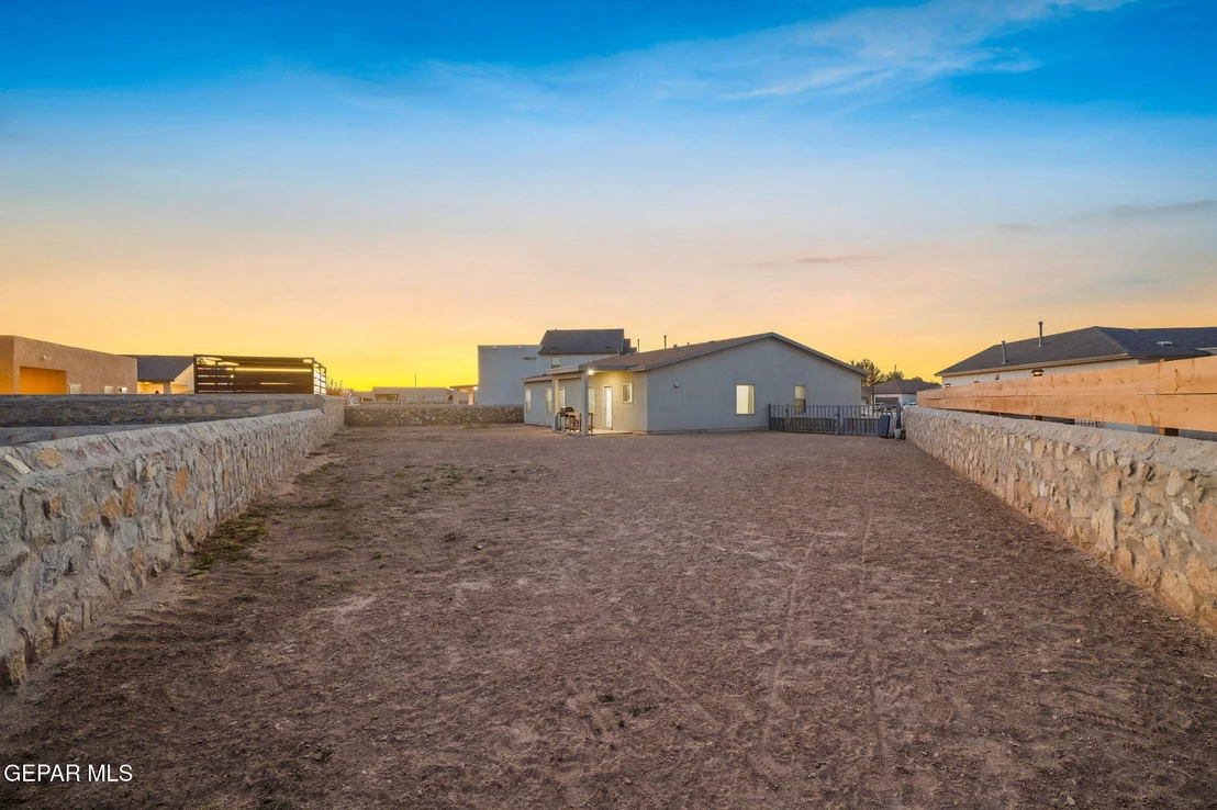 Photo of 356 PLATEAU Drive