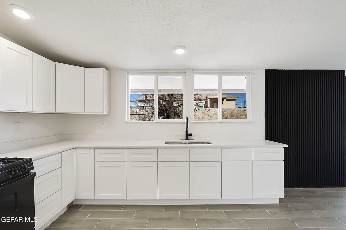 Photo of 5609 MARTIN Lane
