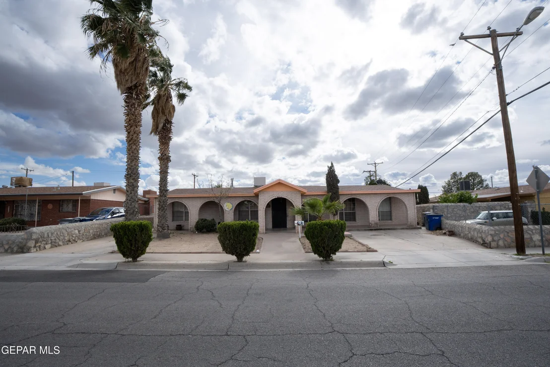 Photo of 8144 BURNHAM Road