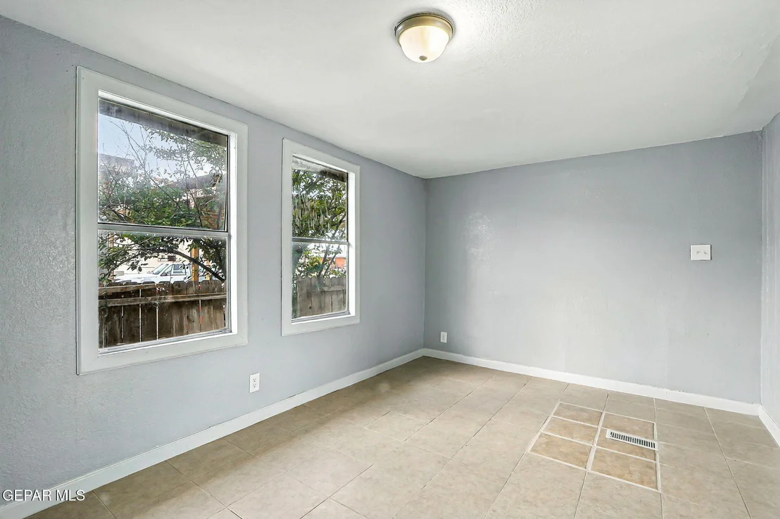 Photo of 736 Palmer Place
