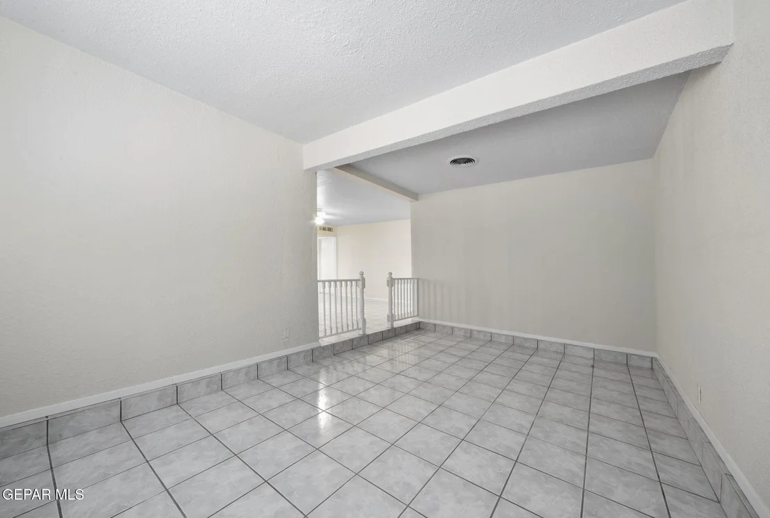 Photo of 5436 EDMONTON Avenue