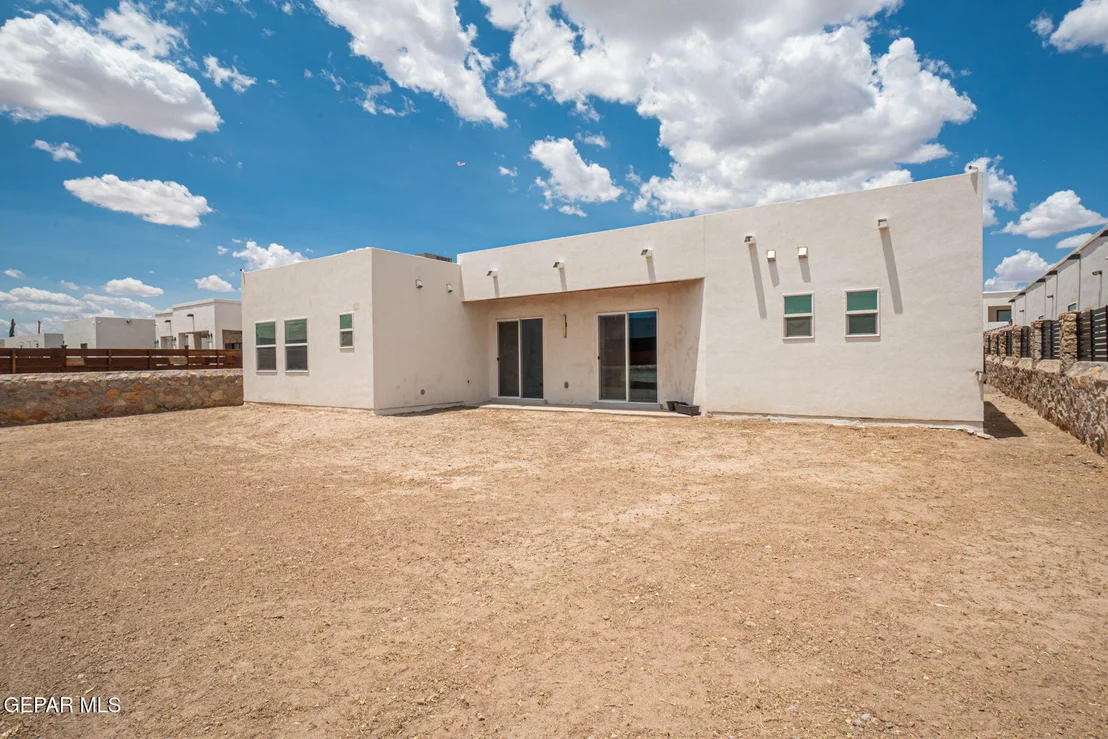 Photo of 316 RIO PINSAQUI Court