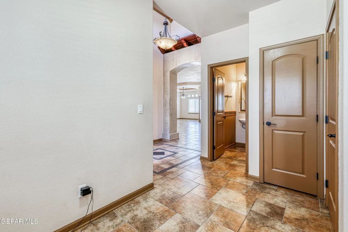 Photo of 12152 CHAPEL HILL Road
